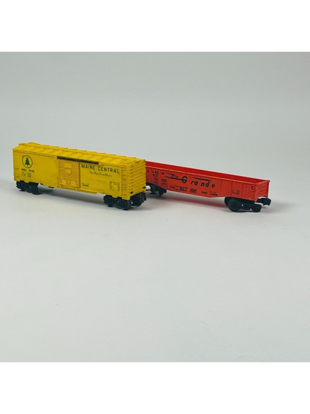 Lionel Maine Central & Rio Grande Train Cars HO Scale Vintage Lot MEC & D&RG